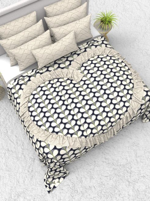 The White Moss Valentine Heart Winter comforter with 2 pillow covers